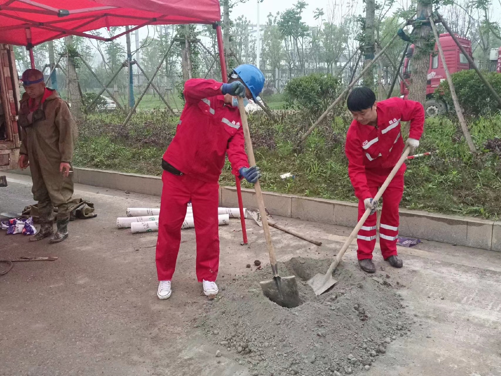 叶城管道疏通哪家好】及时进行市政管道清淤